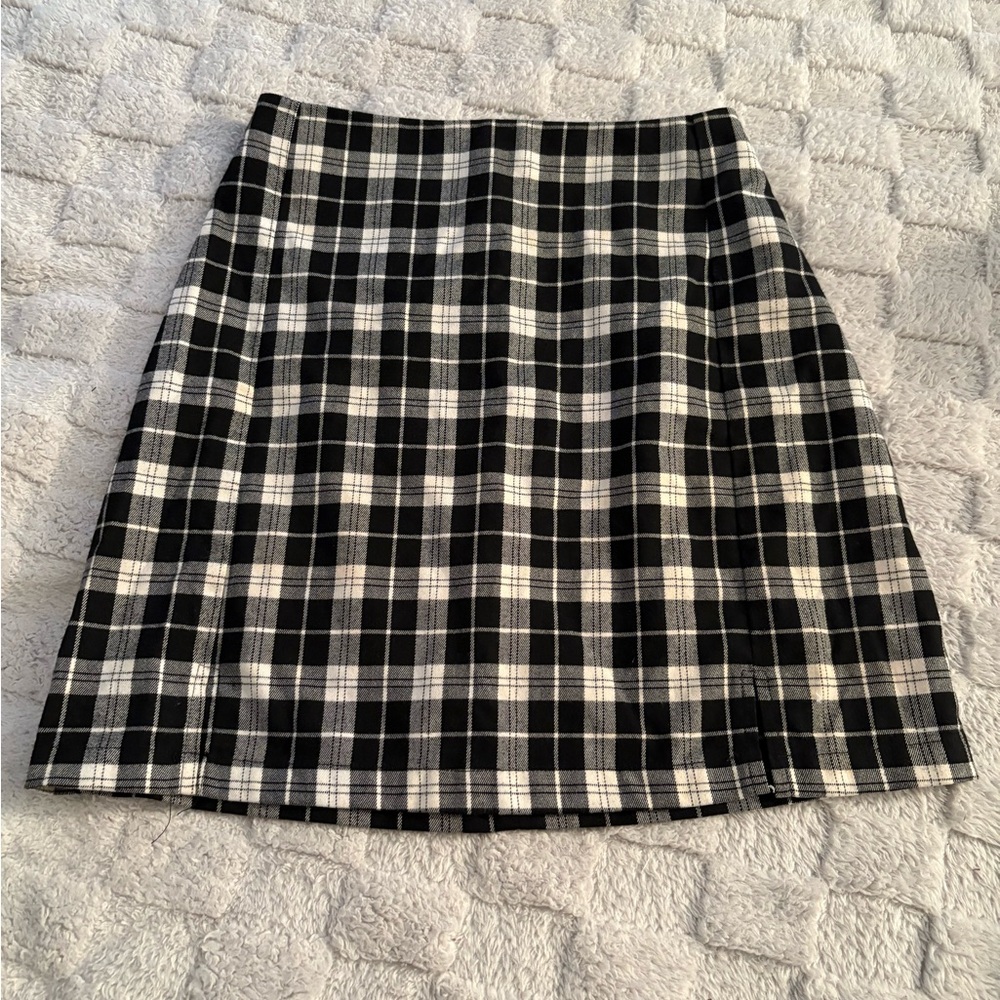 Brandy Melville Black and White Plaid A-Line Skirt